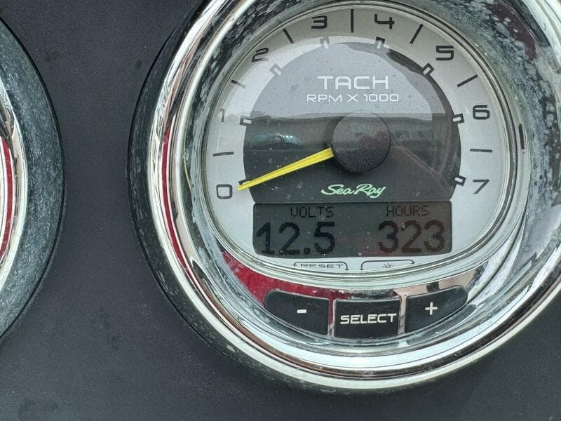 2013 Sea Ray 240 Sundeck