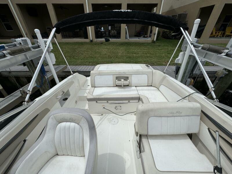2013 Sea Ray 240 Sundeck