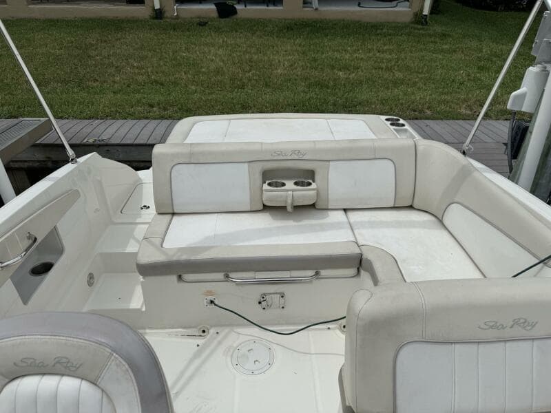 2013 Sea Ray 240 Sundeck