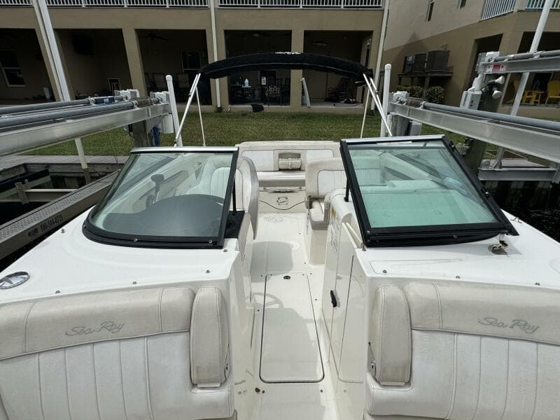 2013 Sea Ray 240 Sundeck