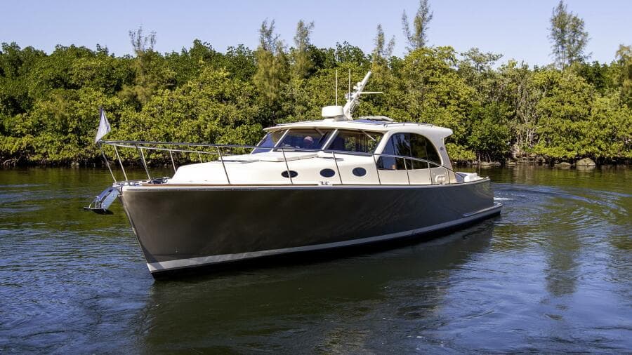 2017 Palm Beach Motor Yachts PB42