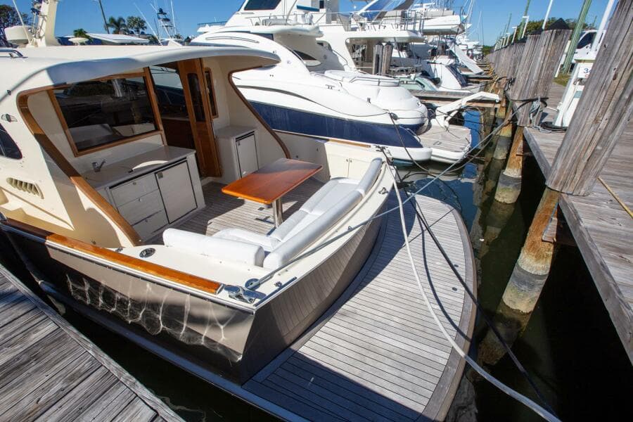 2017 Palm Beach Motor Yachts PB42