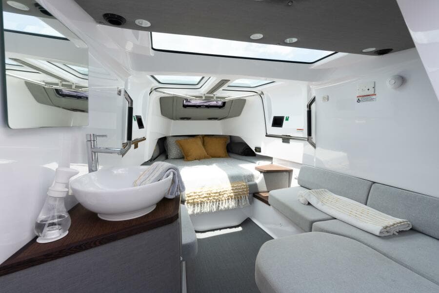 2023 Axopar 37XC Cross Cabin