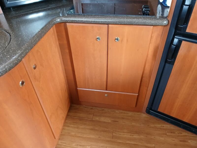 2006 Silverton 35 Motor Yacht