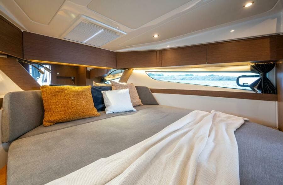 2026 Beneteau Antares 11