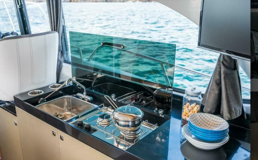 2026 Beneteau Antares 11