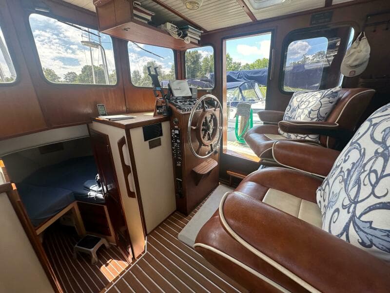 1985 Nordic Tugs 32 - Photo 13