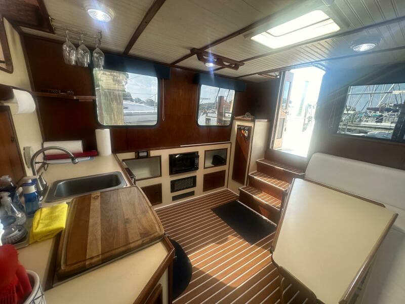1985 Nordic Tugs 32 - Photo 8