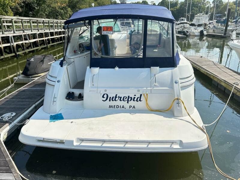 1997 Cruisers Yachts 4270 Esprit