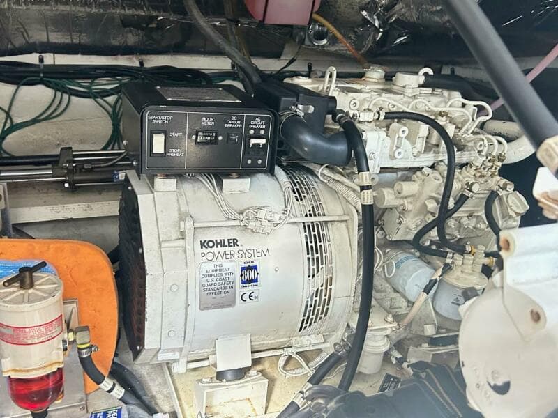 1997 Cruisers Yachts 4270 Esprit