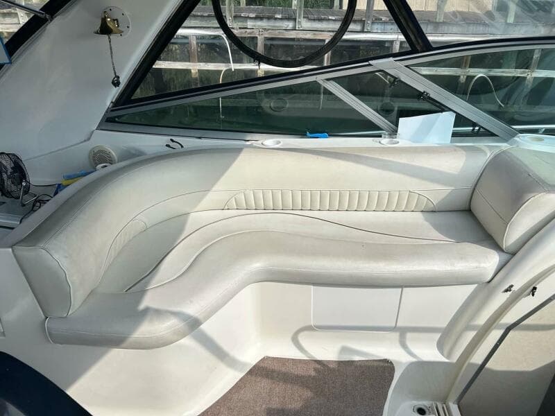 1997 Cruisers Yachts 4270 Esprit
