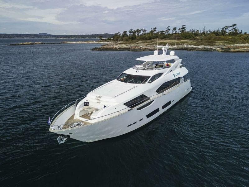 2017 Sunseeker 95 Yacht