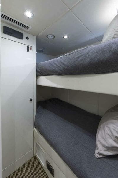 2017 Sunseeker 95 Yacht