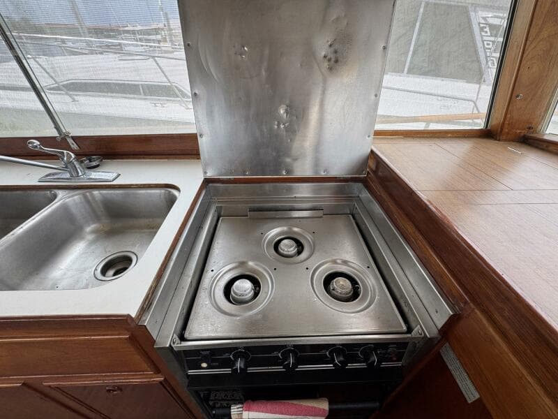 1989 Grand Banks 42 Motor Yacht