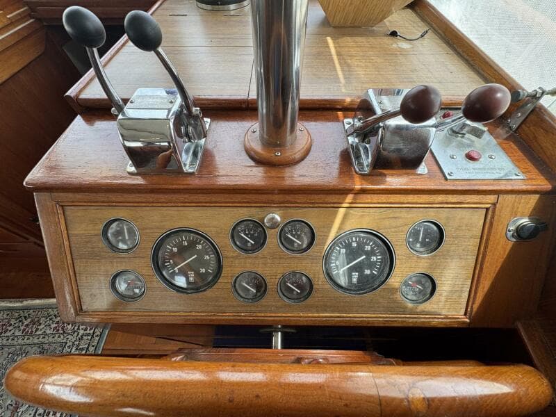 1989 Grand Banks 42 Motor Yacht