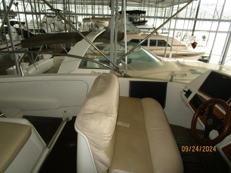 47' Sealine flybridge port