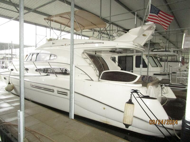 47' Sealine port aft profile