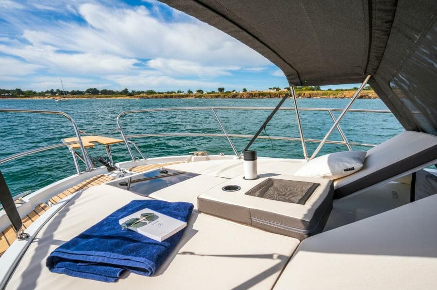 2026 Beneteau Antares 11