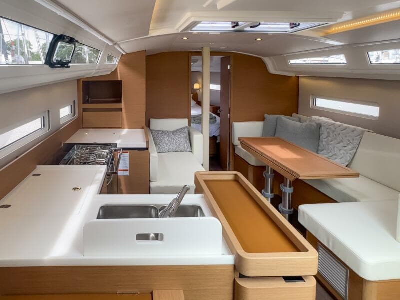 2024 Jeanneau Sun Odyssey 410 #345