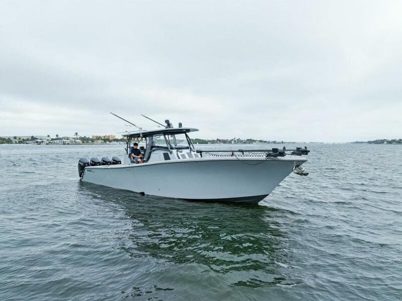 2020 Front Runner 39 CC