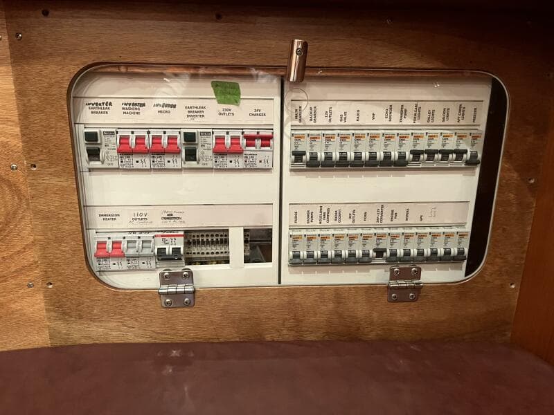 2003 Fantasi 44 Pilot House