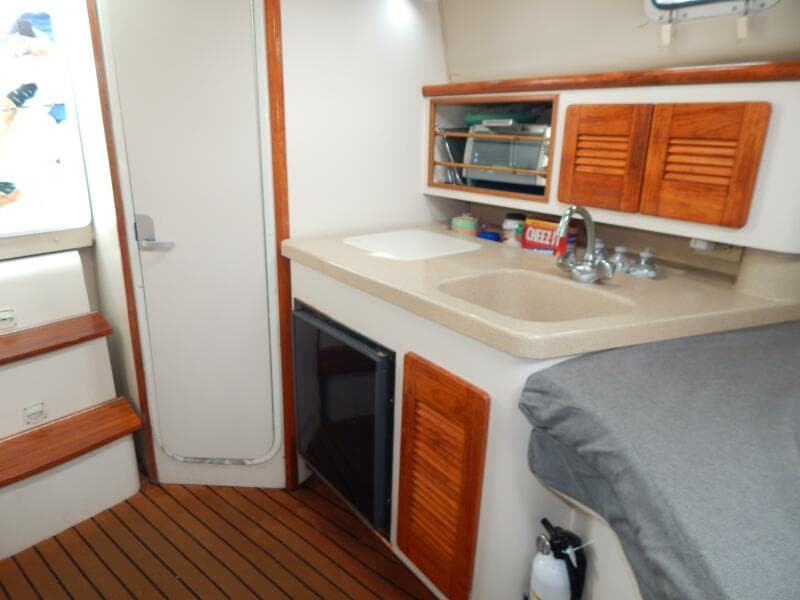 1998 Pursuit 3000 Express