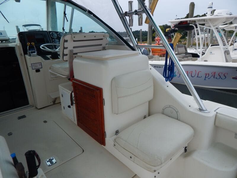 1998 Pursuit 3000 Express