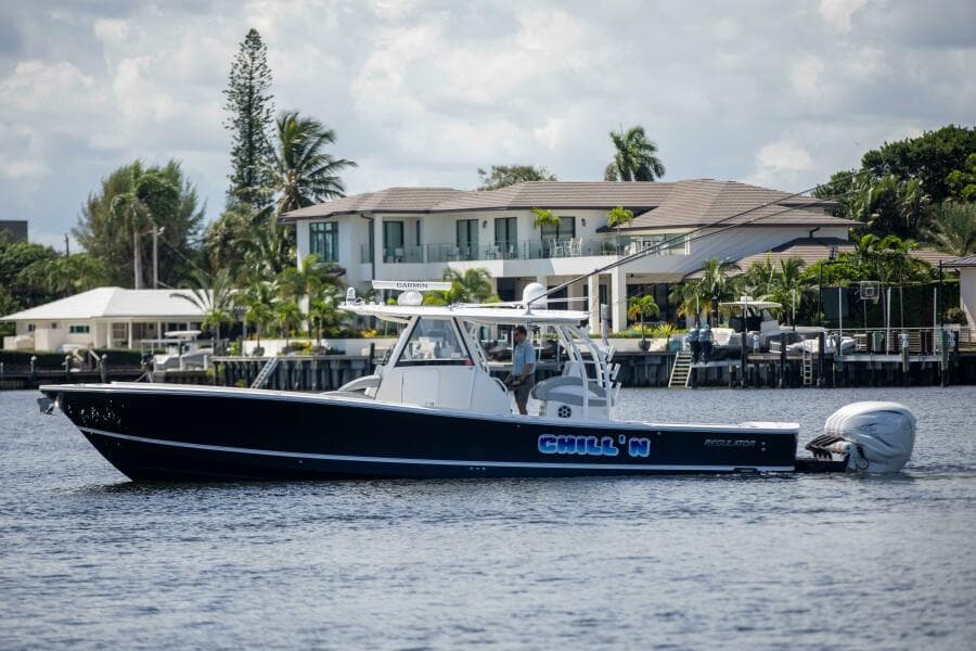 Regulator 41 2021 - Exterior Profile