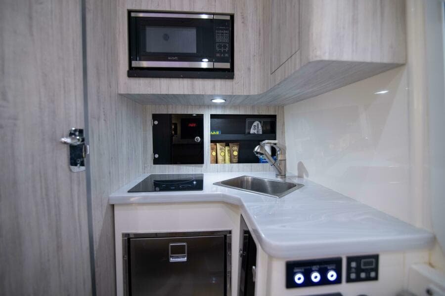 Regulator 41 2021 - Interior Cabin