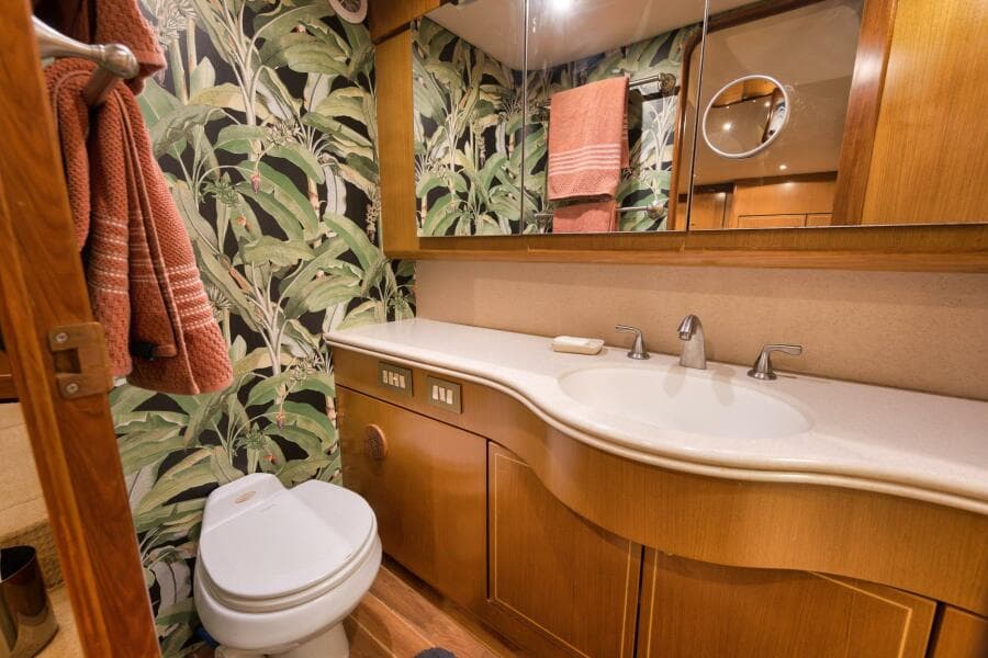 Ocean 57 Positive Attitude - Interior Head