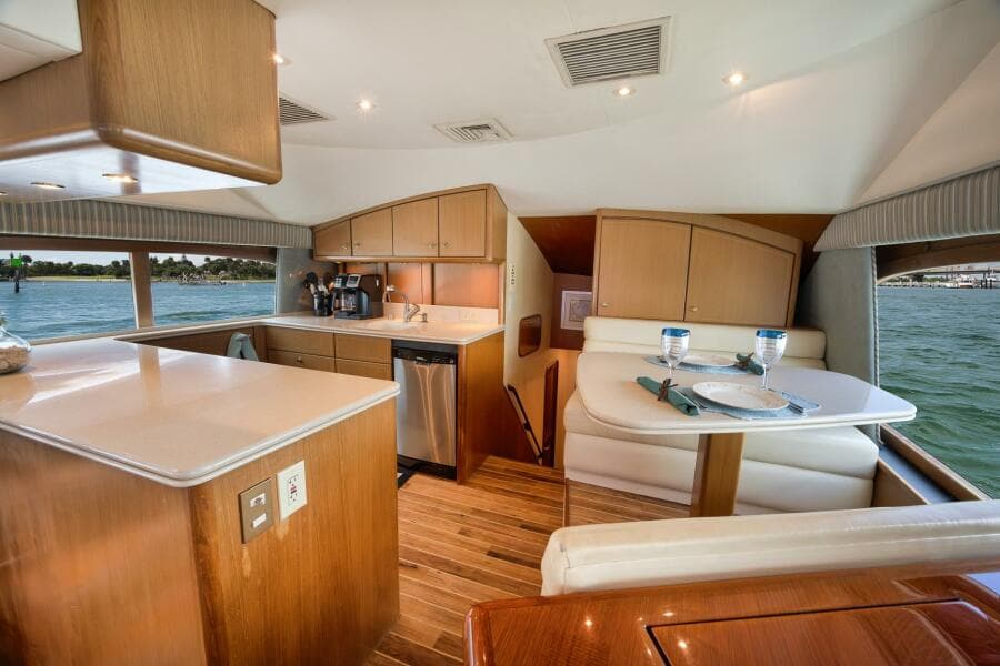 Ocean 57 Positive Attitude - Interior Dinette