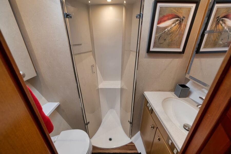 Ocean 57 Positive Attitude - Interior Head