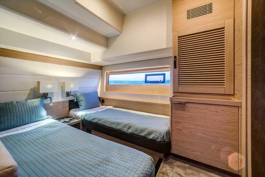 BENETEAU Grand Trawler 63