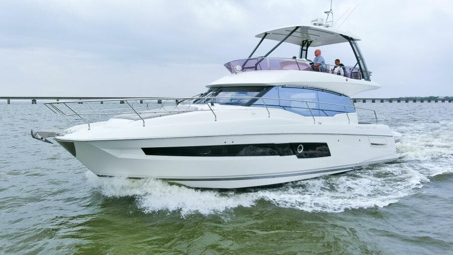 2023 Prestige 460 Flybridge "Pass-N-Bye"