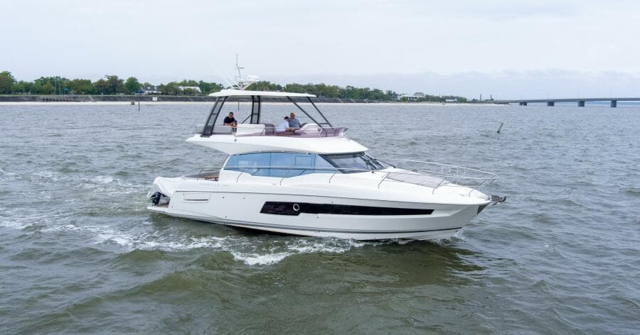 2023 Prestige 460 Flybridge "Pass-N-Bye"