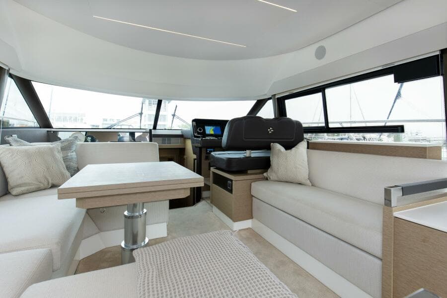 2023 Prestige 460 Flybridge "Pass-N-Bye"