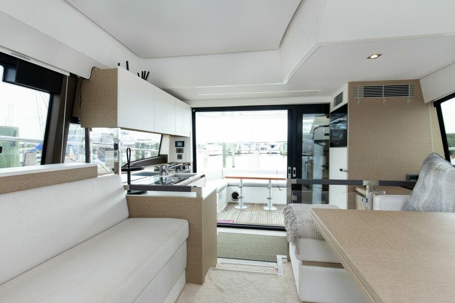 2023 Prestige 460 Flybridge "Pass-N-Bye"