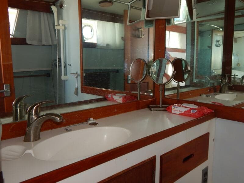 1976 Grand Banks 42 Classic