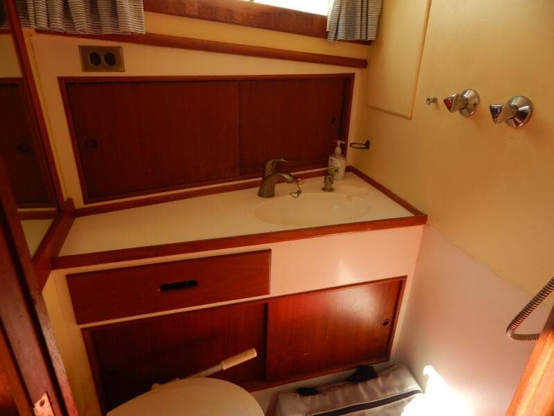 1976 Grand Banks 42 Classic