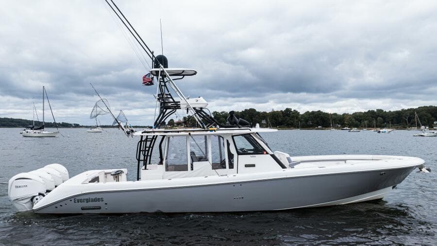 2017 Everglades 435 CC