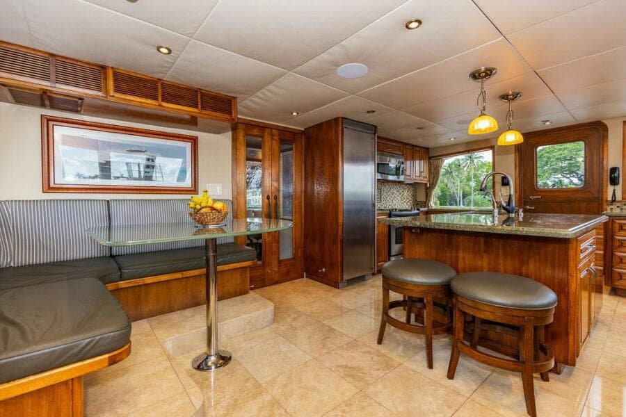 2009 Crystal Yachts Enclosed Pilothouse
