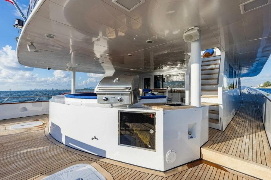 2009 Crystal Yachts Enclosed Pilothouse