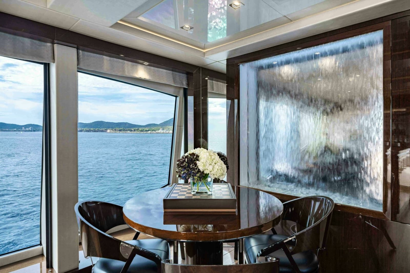 2016 Sunseeker Sunseeker 131 Yacht - Photo 27
