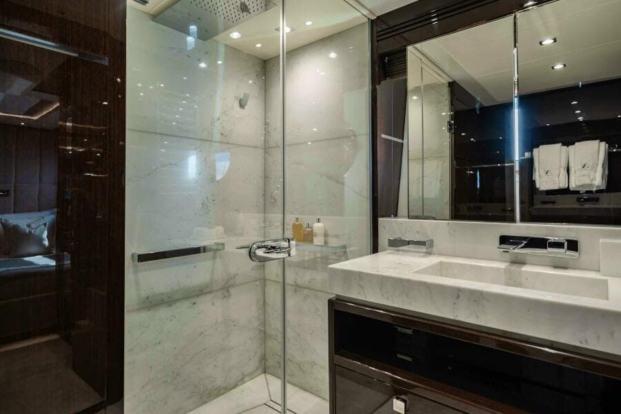 2016 Sunseeker Sunseeker 131 Yacht