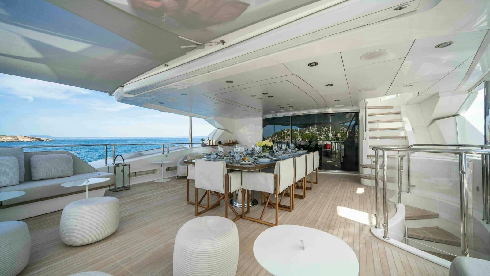2016 Sunseeker Sunseeker 131 Yacht - Photo 12