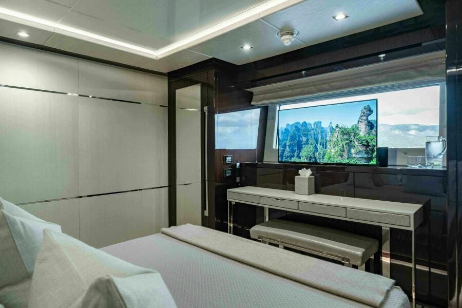 2016 Sunseeker Sunseeker 131 Yacht