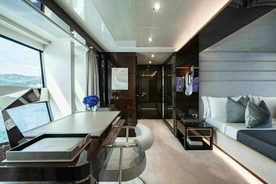 2016 Sunseeker Sunseeker 131 Yacht