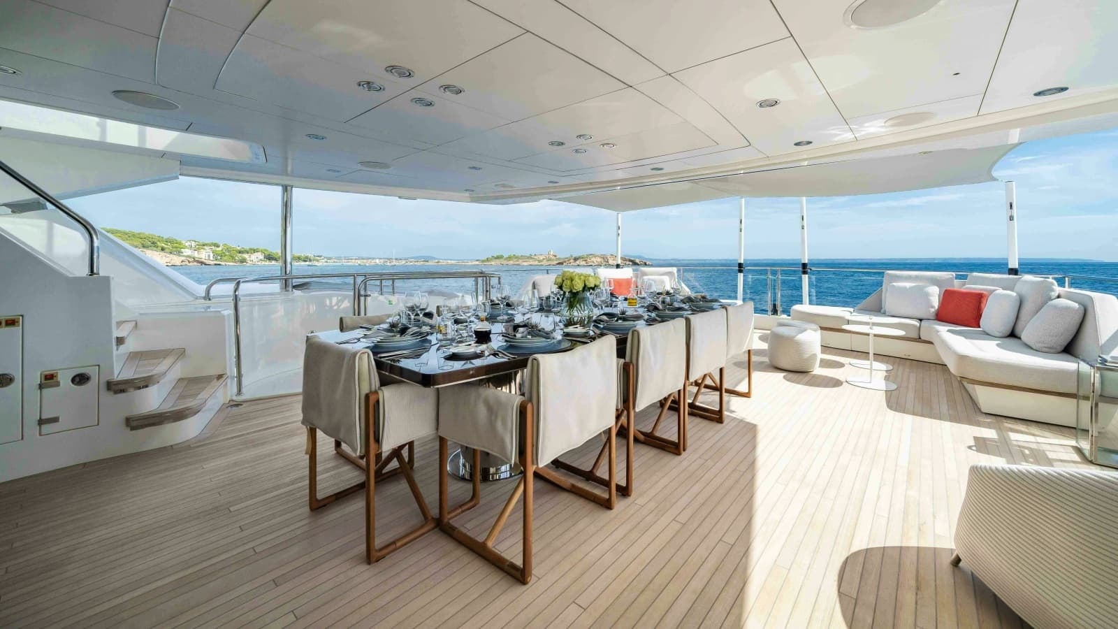 2016 Sunseeker Sunseeker 131 Yacht - Photo 13