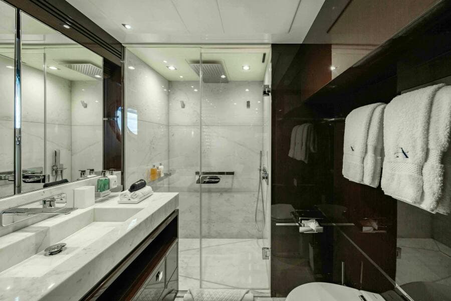 2016 Sunseeker Sunseeker 131 Yacht