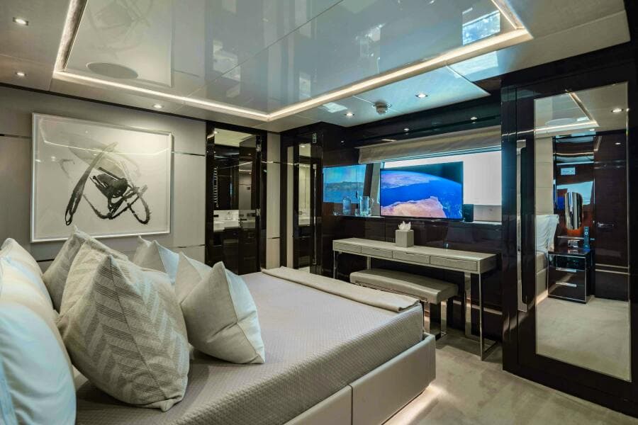 2016 Sunseeker Sunseeker 131 Yacht